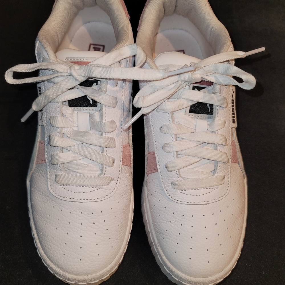 PUMA Sneakers
